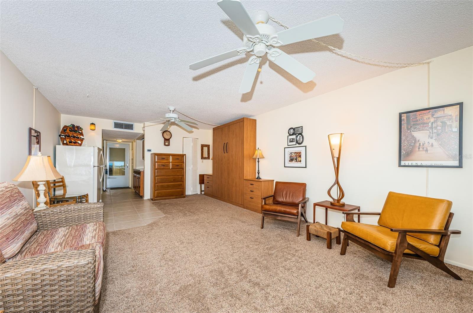 Image 19 of 53 For 4750 Cove Circle 406