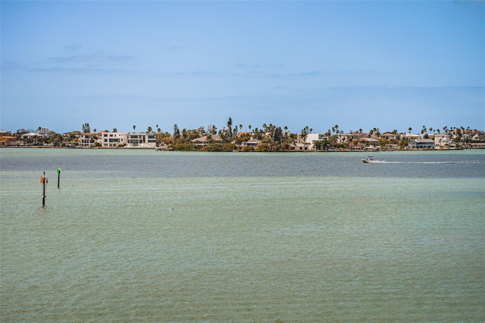 Image 21 of 53 For 4750 Cove Circle 406