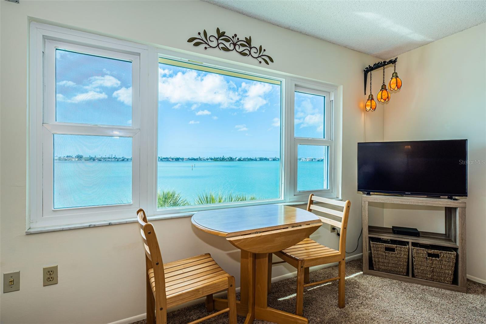 Image 23 of 53 For 4750 Cove Circle 406