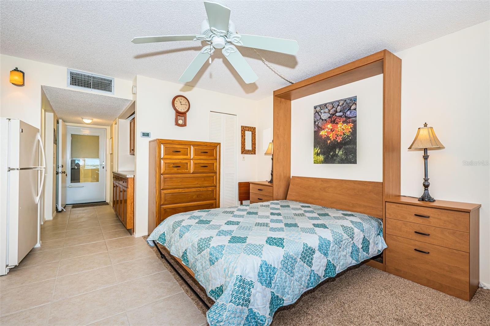 Image 26 of 53 For 4750 Cove Circle 406