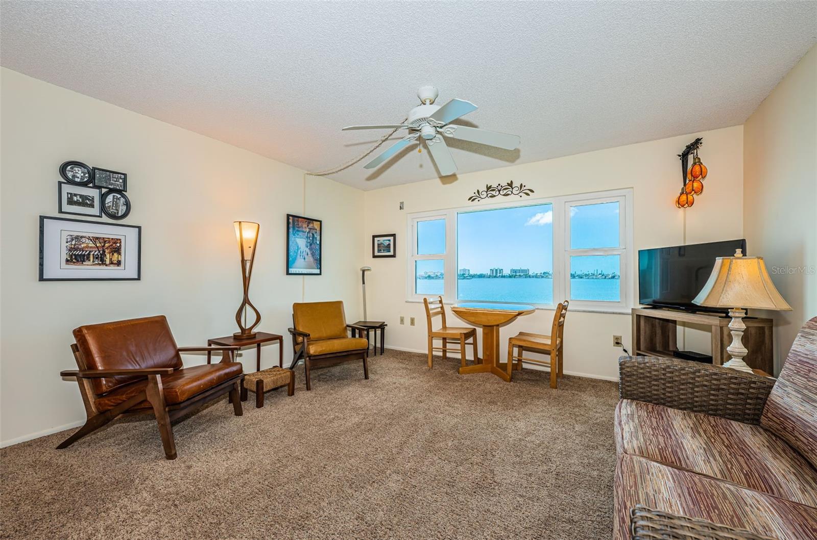 Image 4 of 53 For 4750 Cove Circle 406