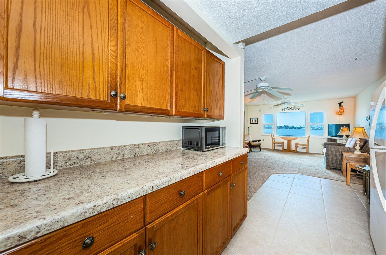 Image 8 of 53 For 4750 Cove Circle 406