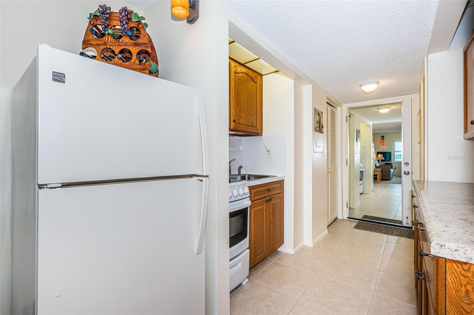 Image 9 of 53 For 4750 Cove Circle 406