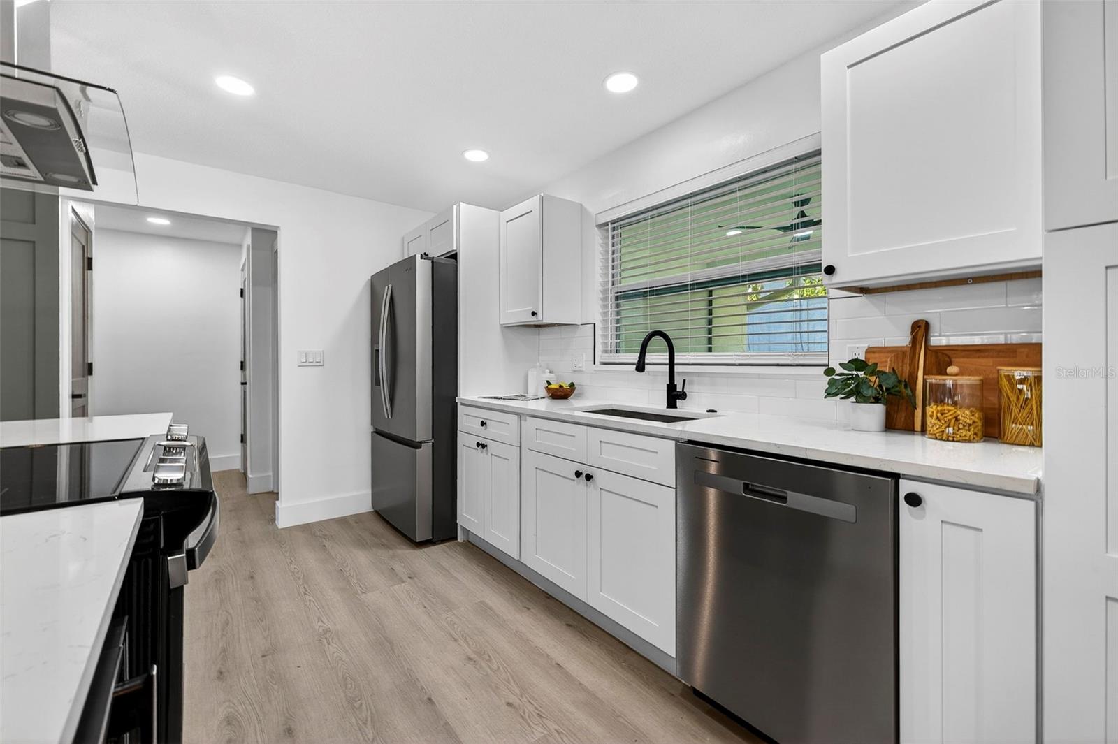 Image 10 of 29 For 1598 Brookside Boulevard