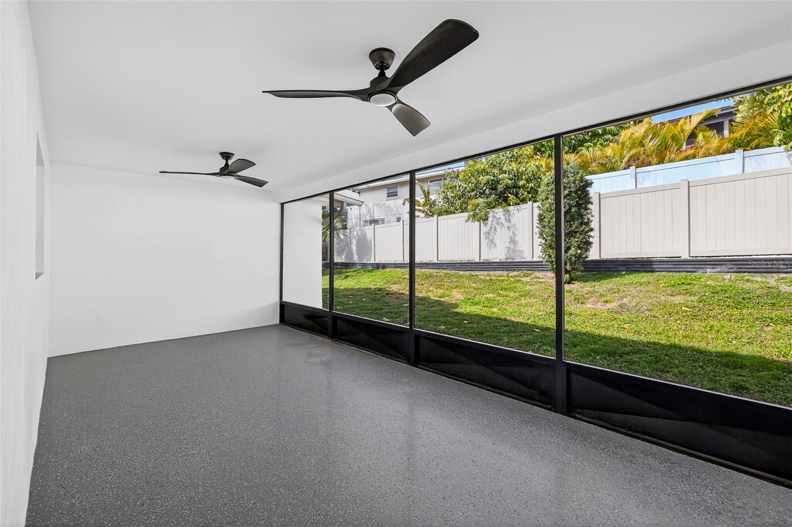 Image 25 of 29 For 1598 Brookside Boulevard