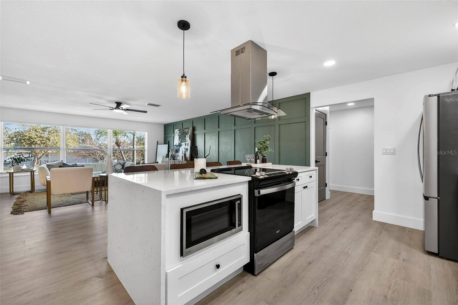 Image 8 of 29 For 1598 Brookside Boulevard