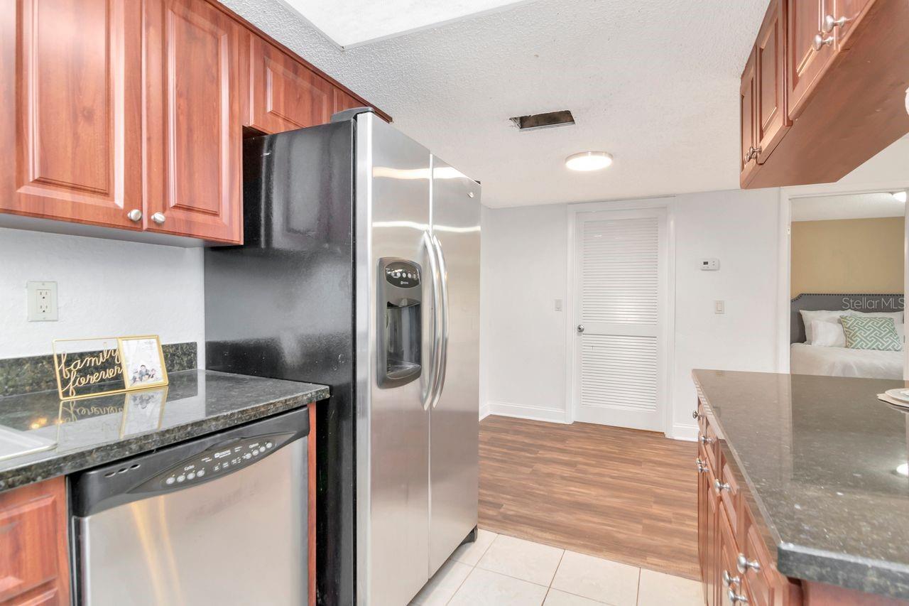 Image 17 of 30 For 3712 Wisconsin Avenue 205