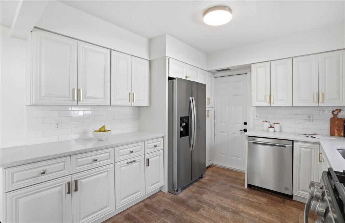 Image 17 of 47 For 7243 Amhurst Way