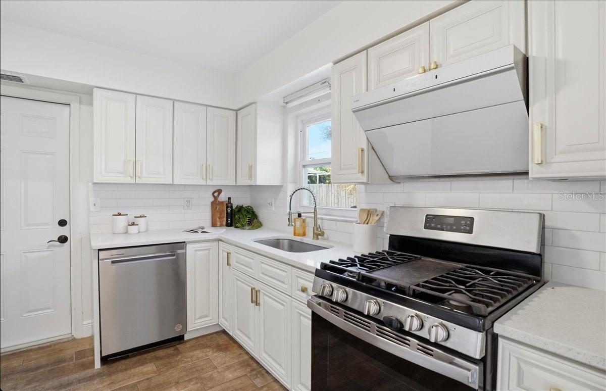 Image 18 of 47 For 7243 Amhurst Way