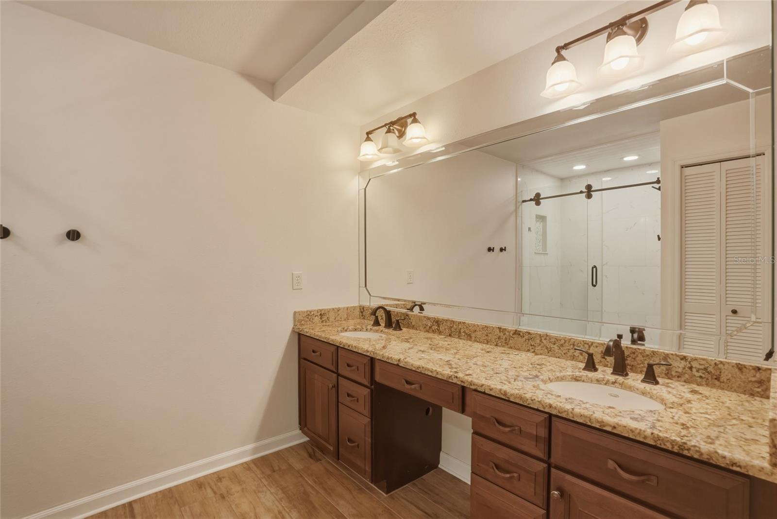 Image 22 of 33 For 4203 Hartwood Lane