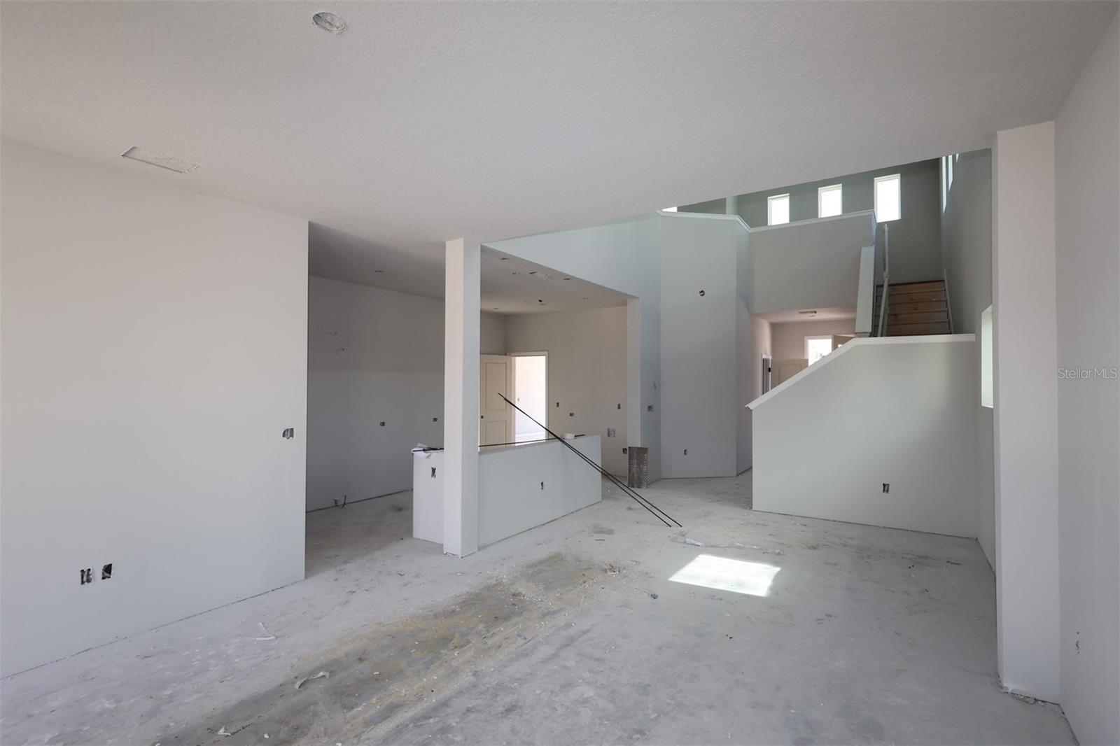 Image 5 of 12 For 15239 Eastlyn Drive