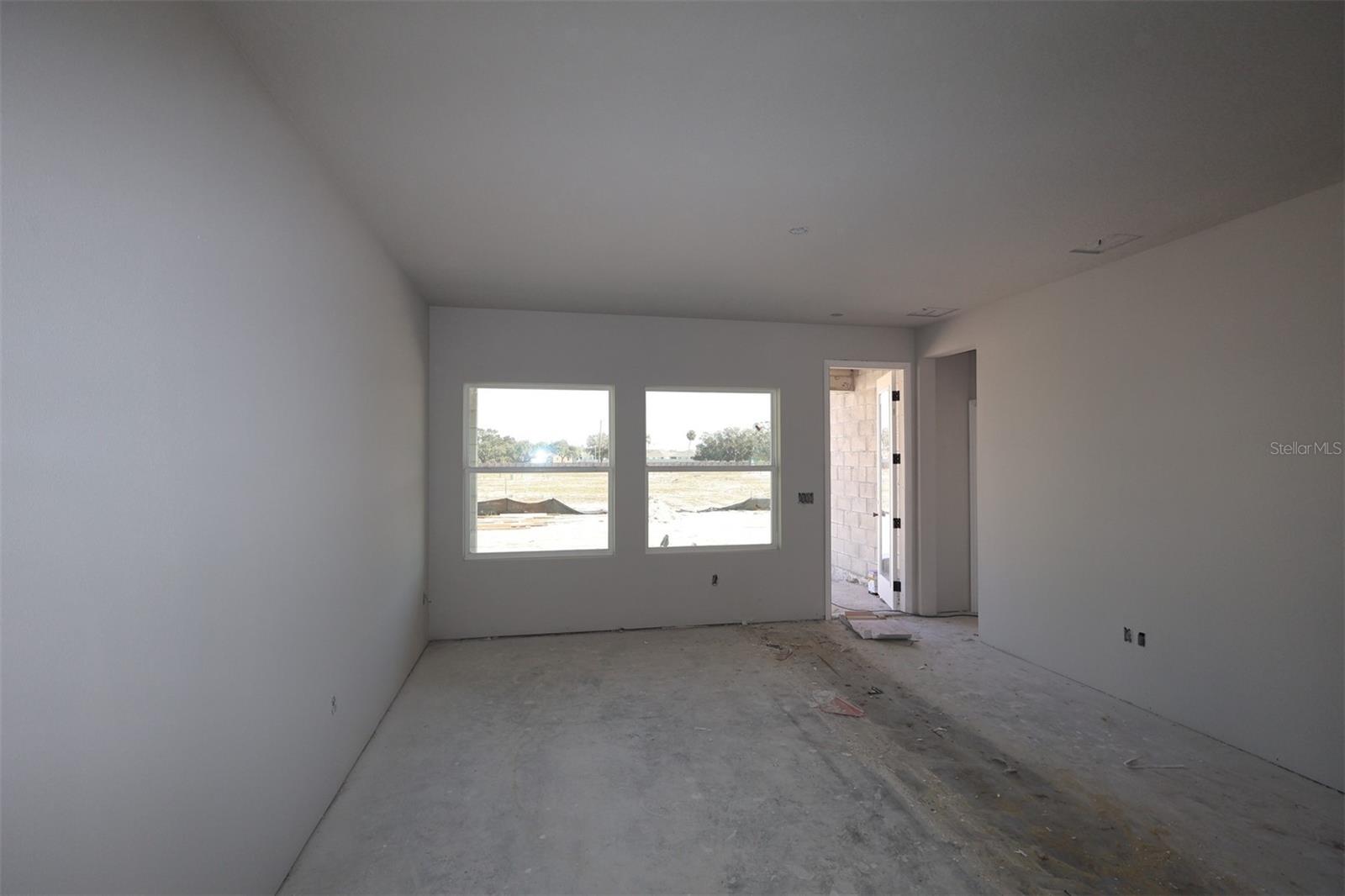 Image 6 of 12 For 15239 Eastlyn Drive