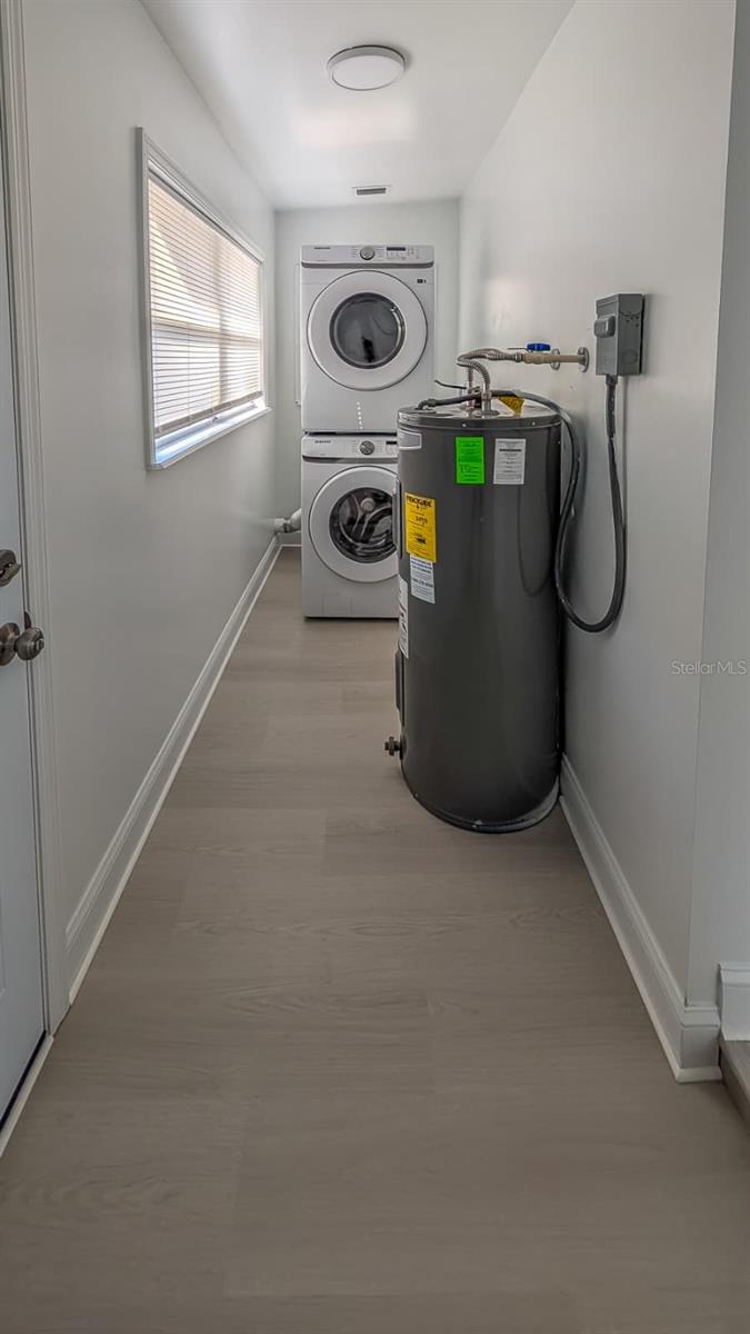 Image 17 of 21 For 831 Woodlawn Street