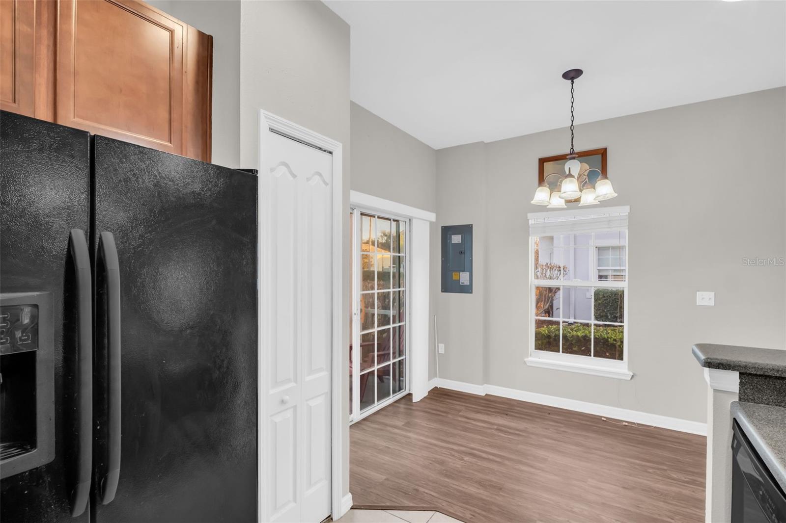 Listing photo id 10 for 1943 Greenwood Valley Drive