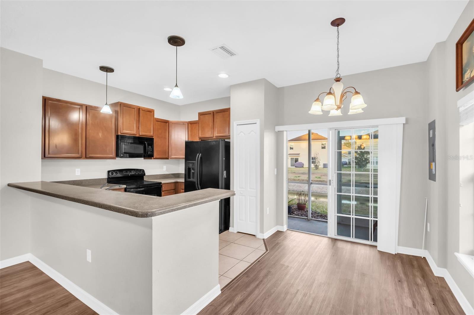 Listing photo id 5 for 1943 Greenwood Valley Drive