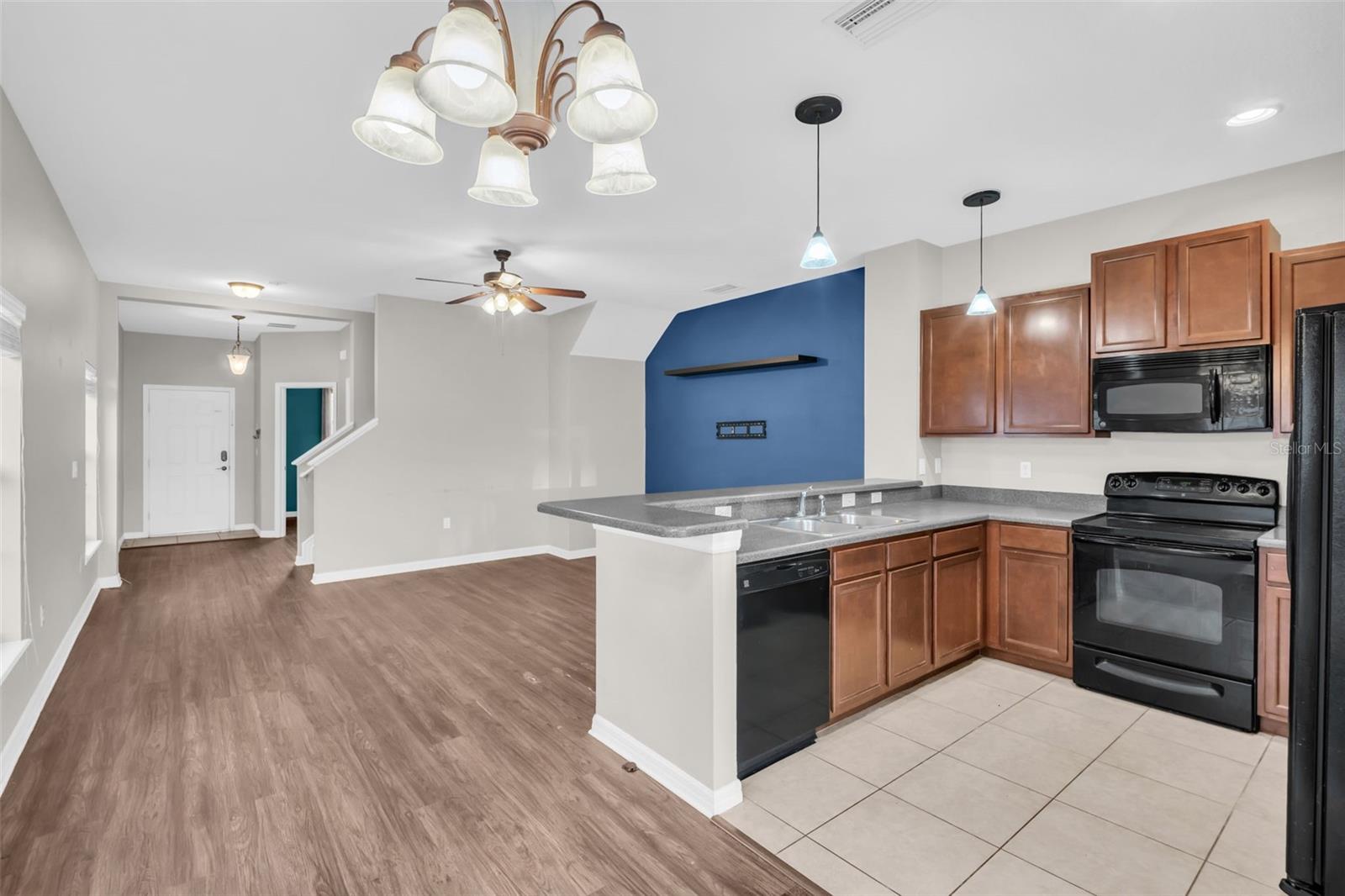 Listing photo id 7 for 1943 Greenwood Valley Drive