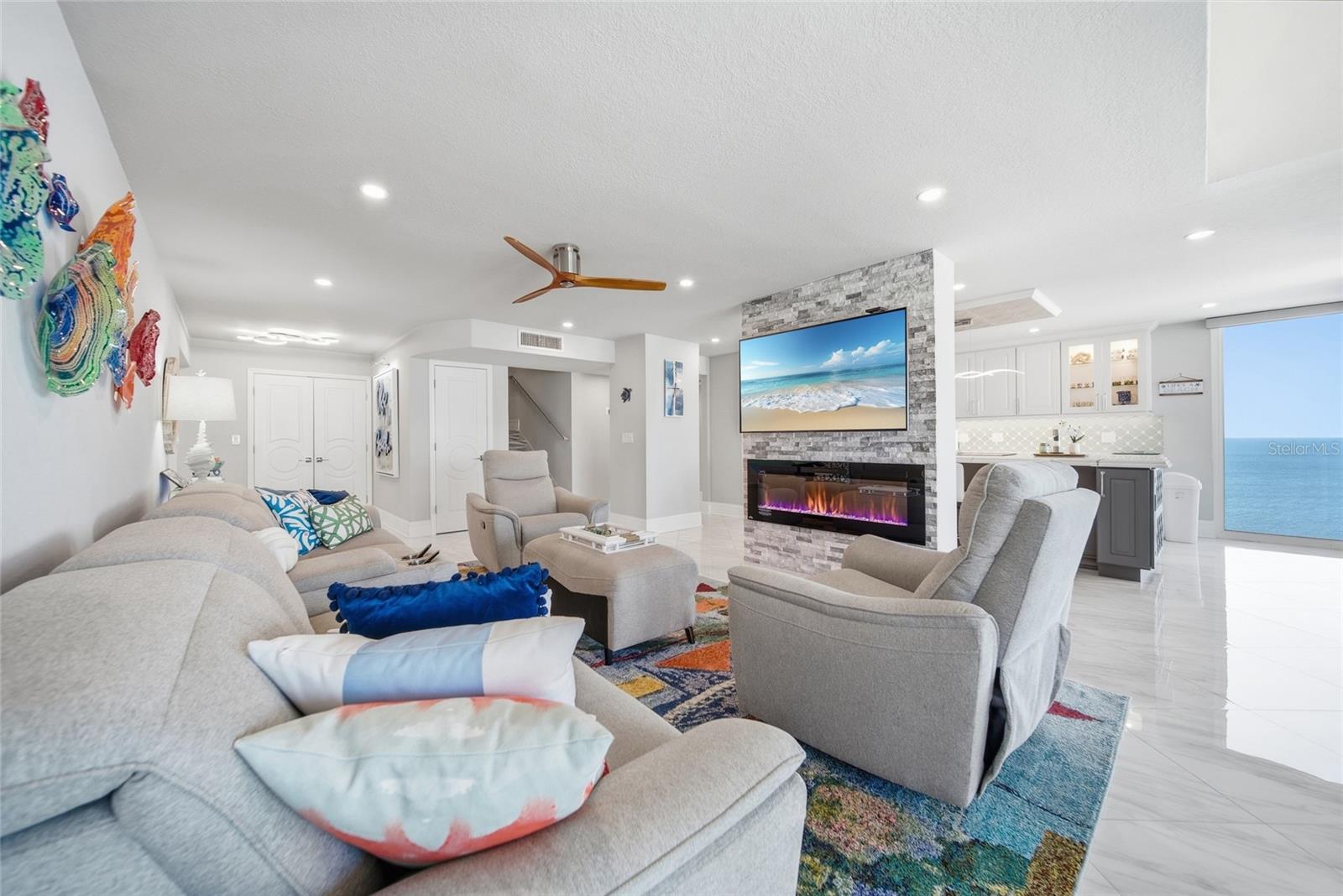 Image 5 of 65 For 1390 Gulf Boulevard Ph 2