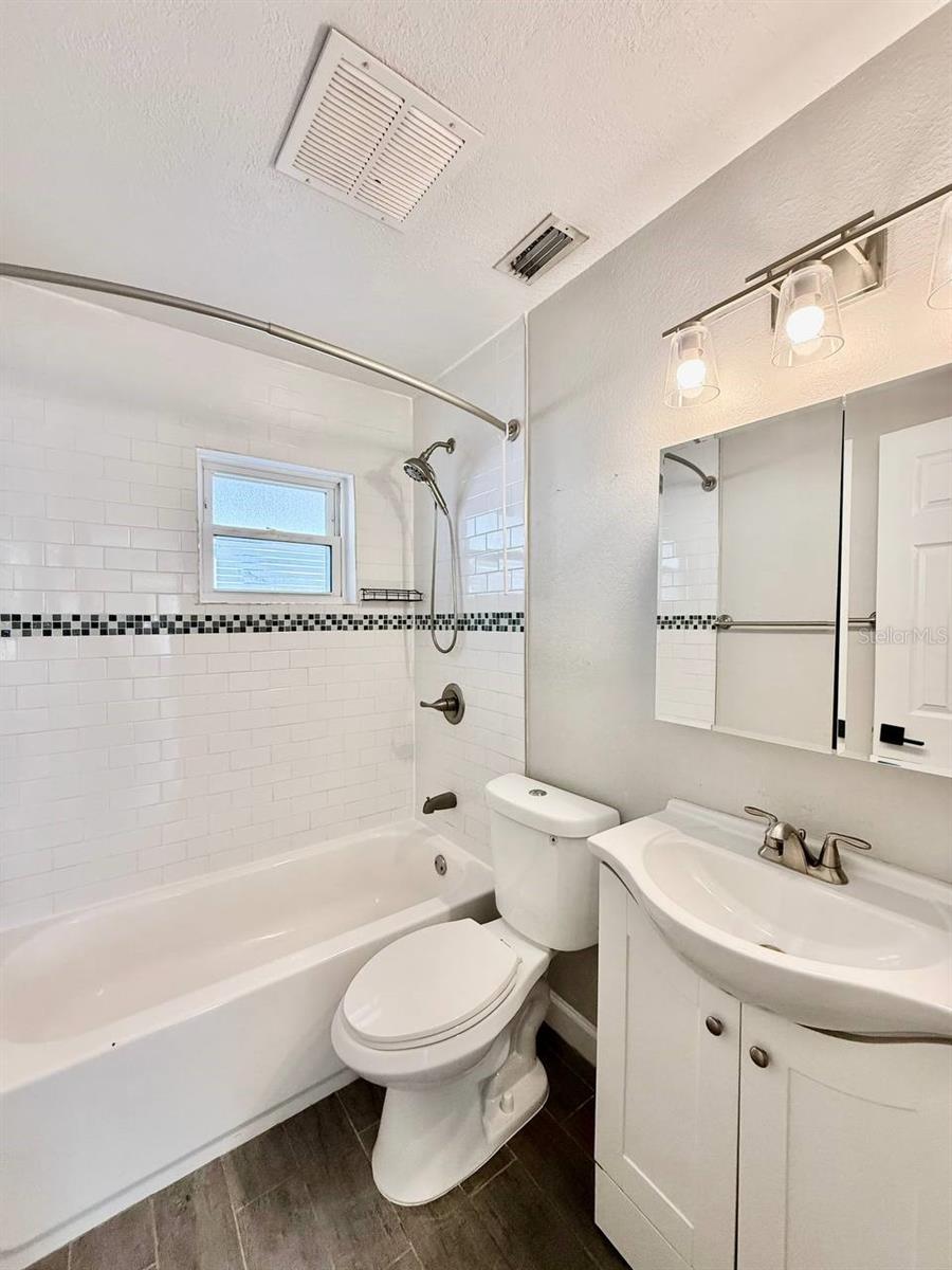 Image 13 of 19 For 1904 Cypress Street A