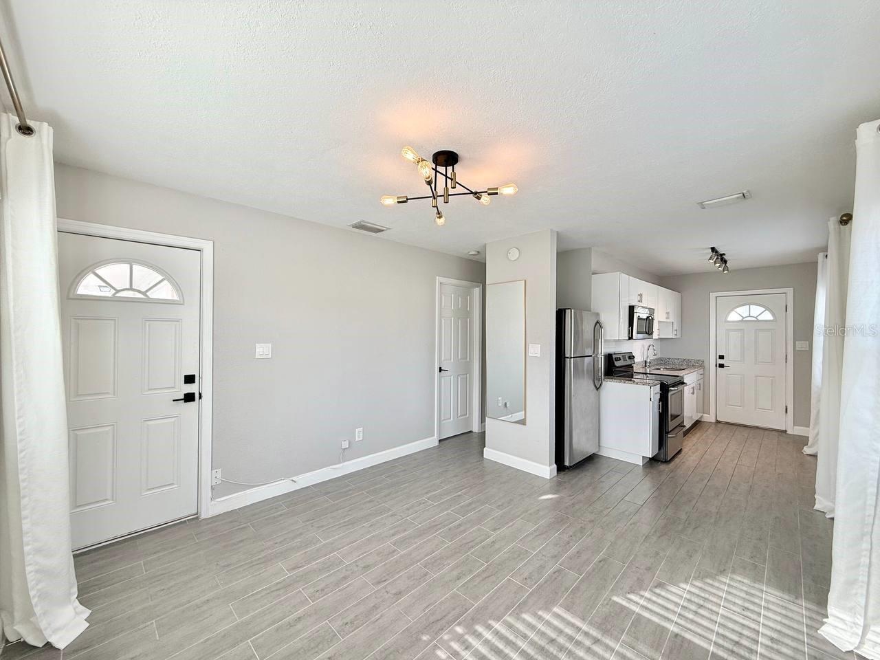 Image 4 of 19 For 1904 Cypress Street A