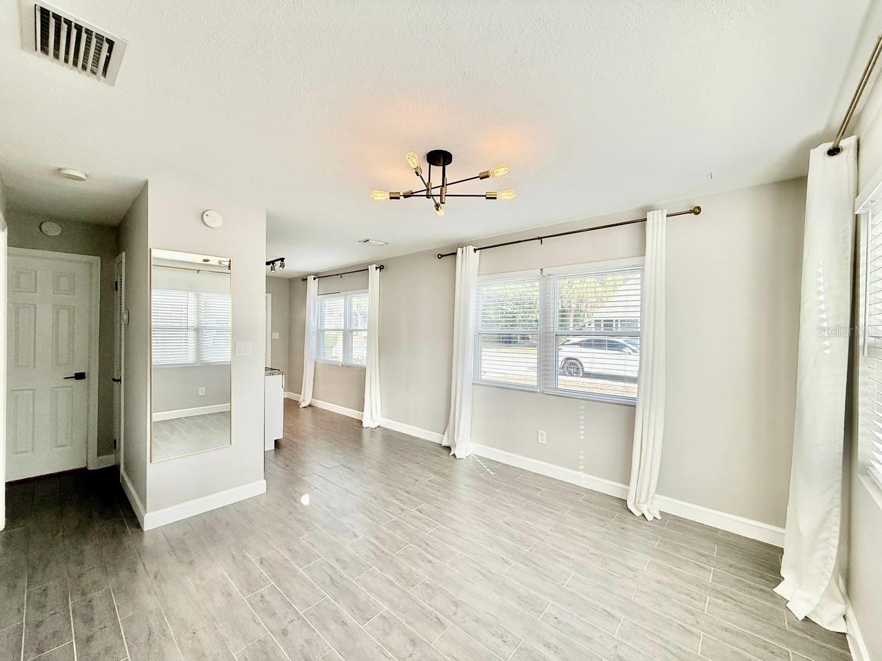 Image 6 of 19 For 1904 Cypress Street A