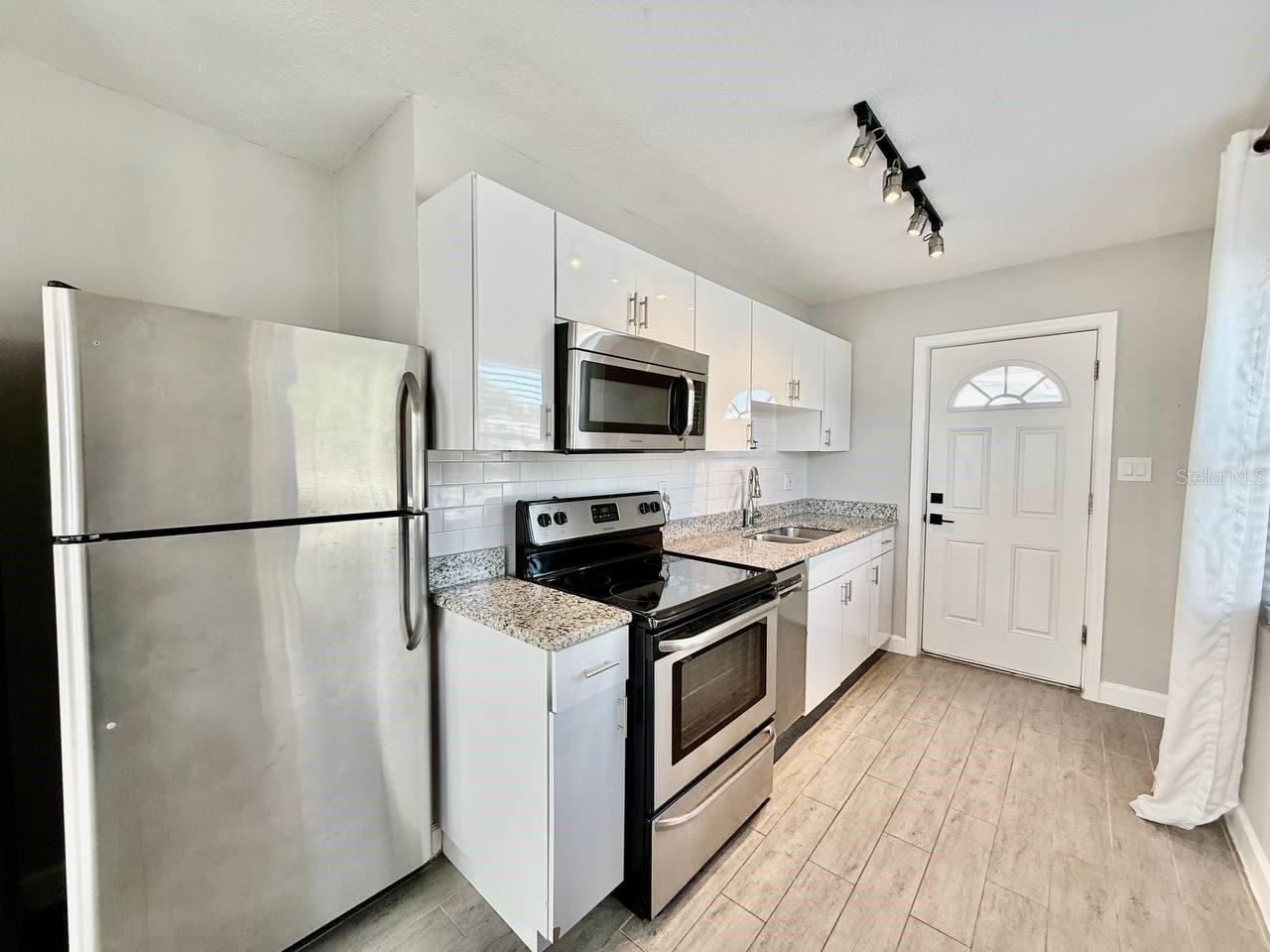 Image 8 of 19 For 1904 Cypress Street A