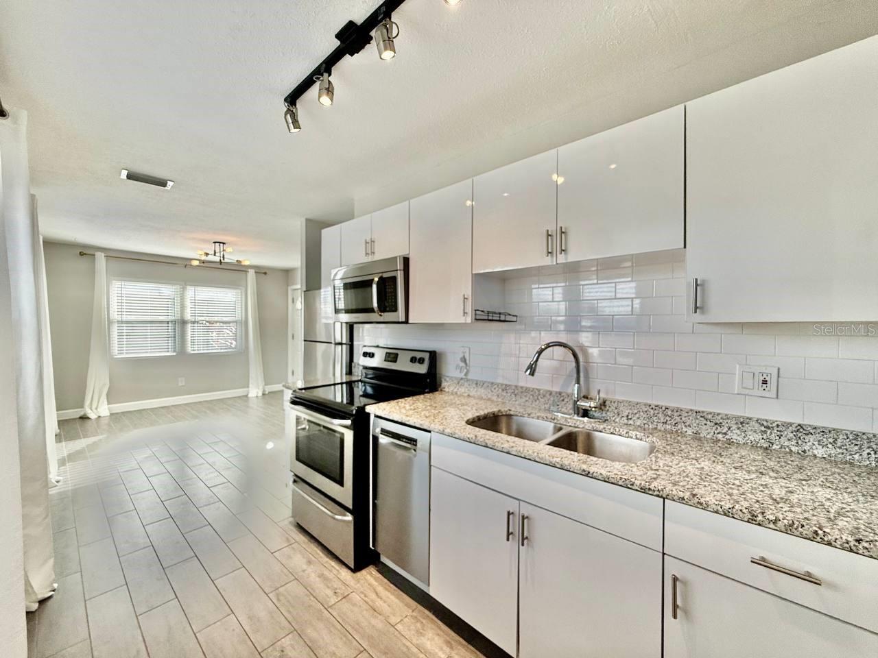 Image 9 of 19 For 1904 Cypress Street A