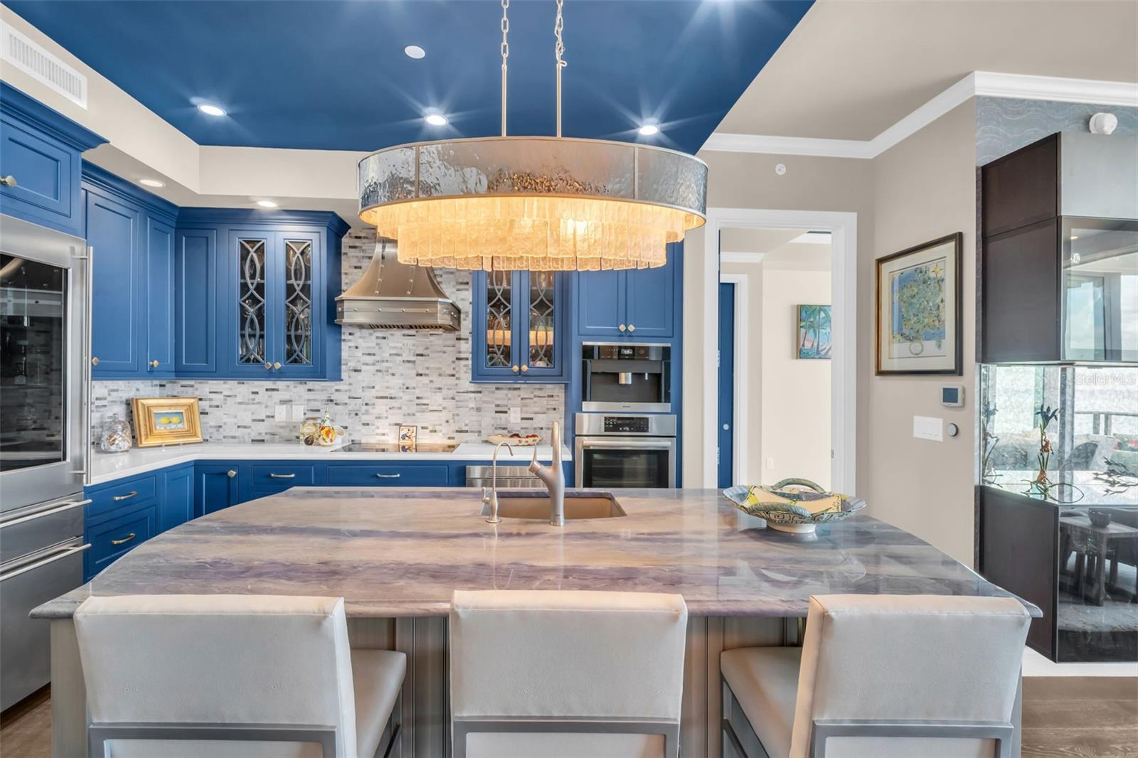 Listing photo id 8 for 100 1st Avenue N 3404