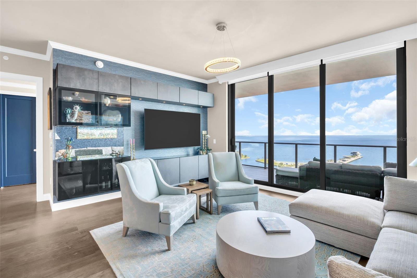 Listing photo id 13 for 100 1st Avenue N 3404