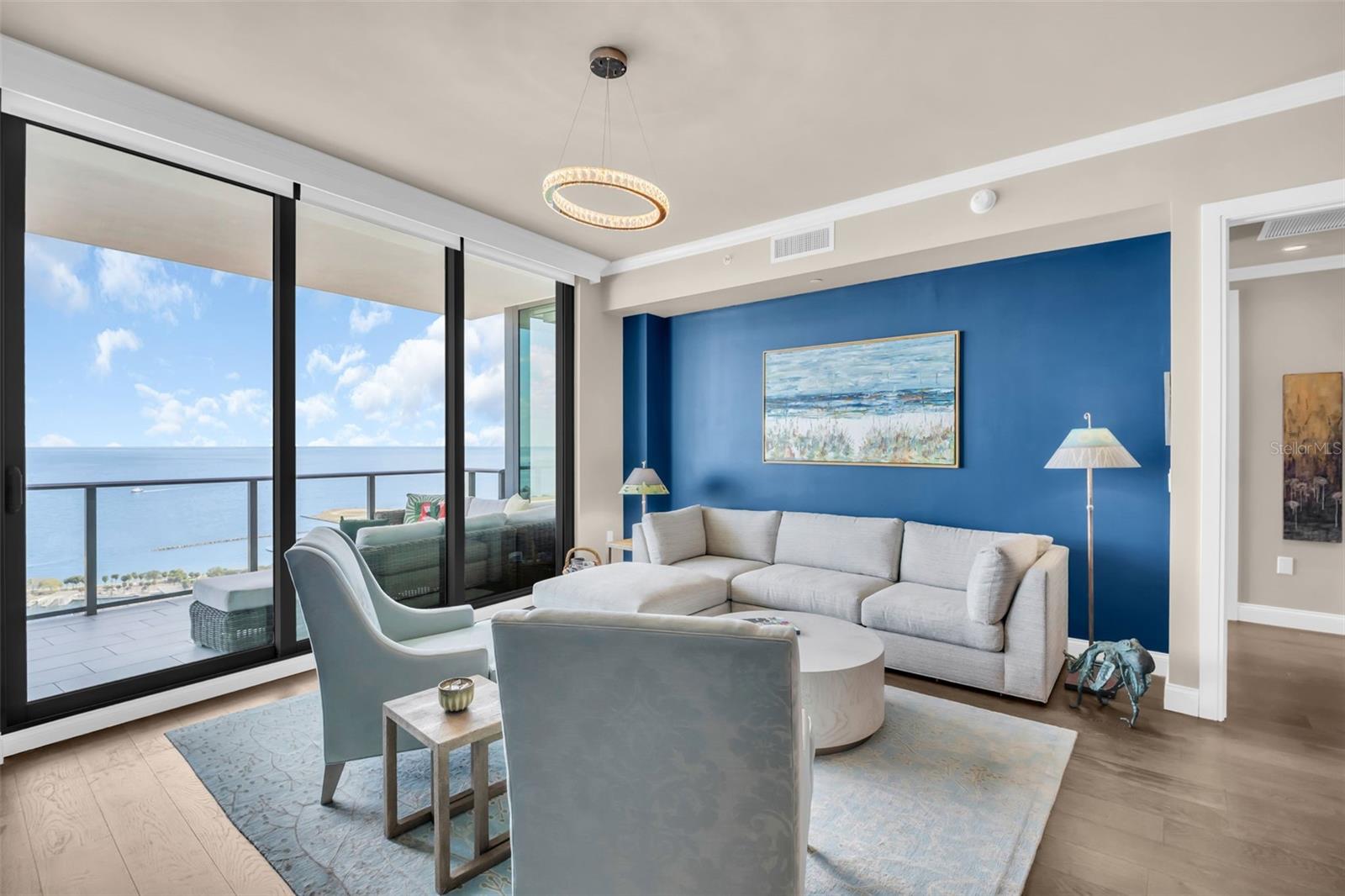 Listing photo id 14 for 100 1st Avenue N 3404