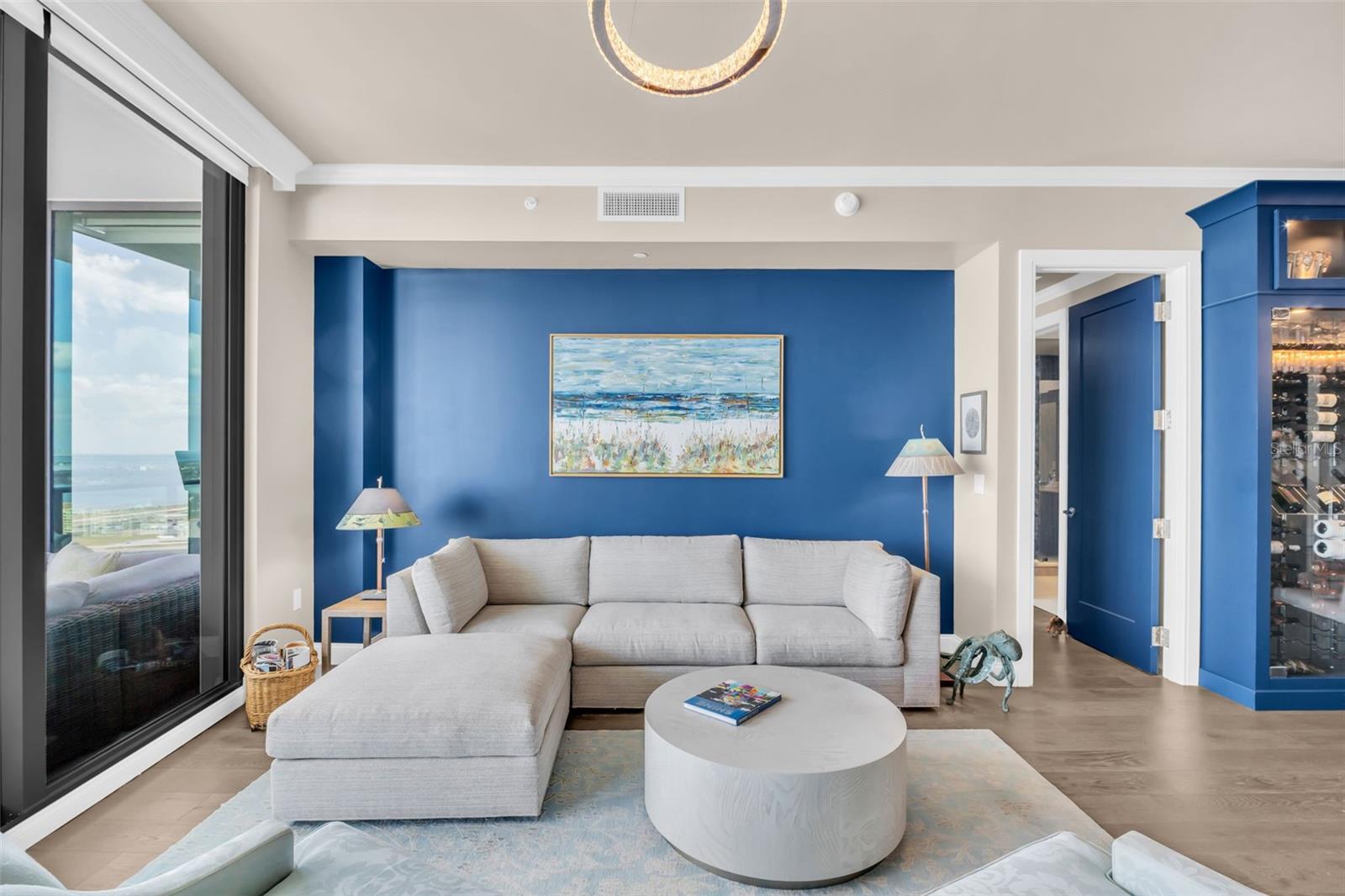 Listing photo id 15 for 100 1st Avenue N 3404