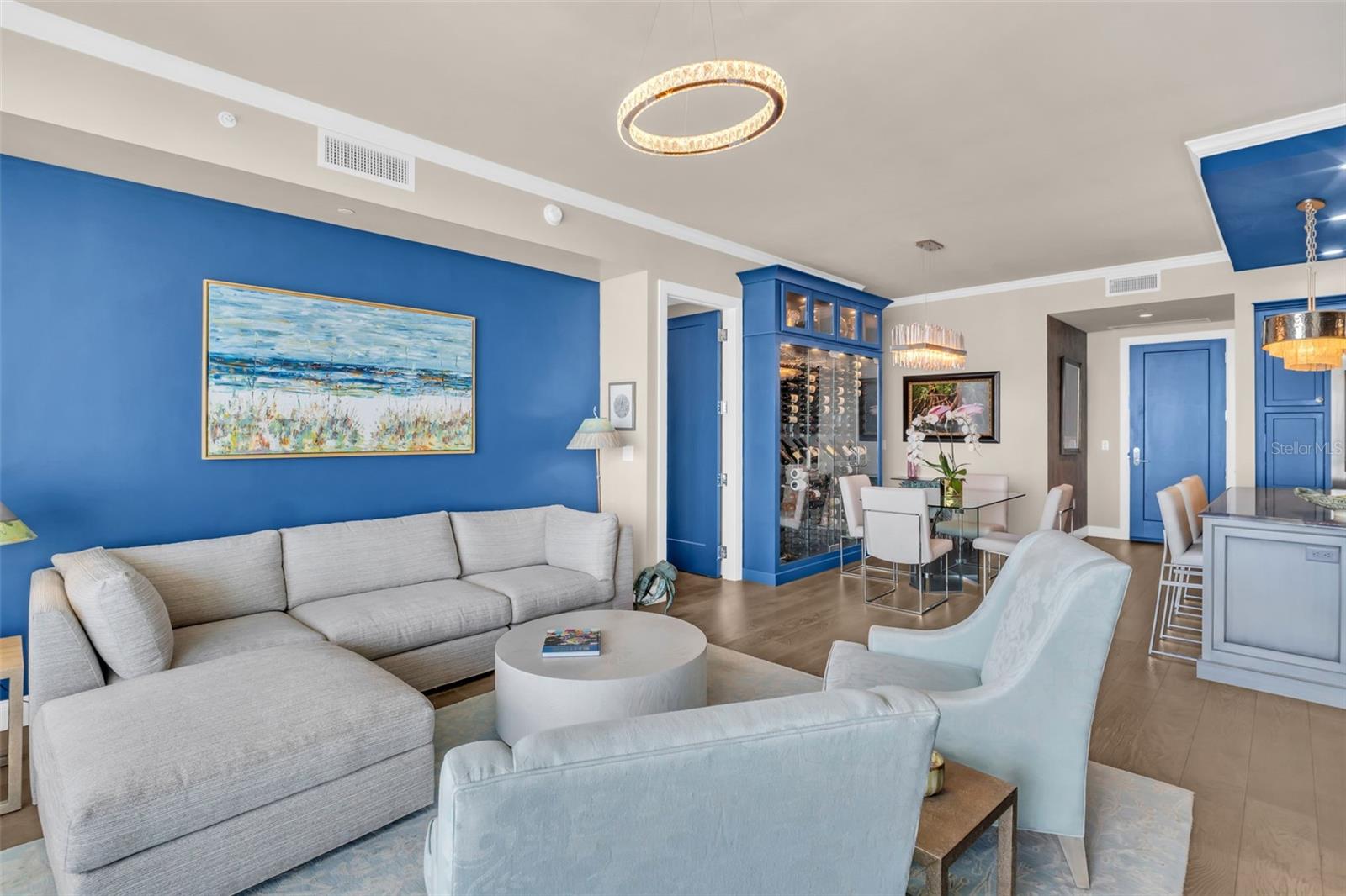 Listing photo id 16 for 100 1st Avenue N 3404