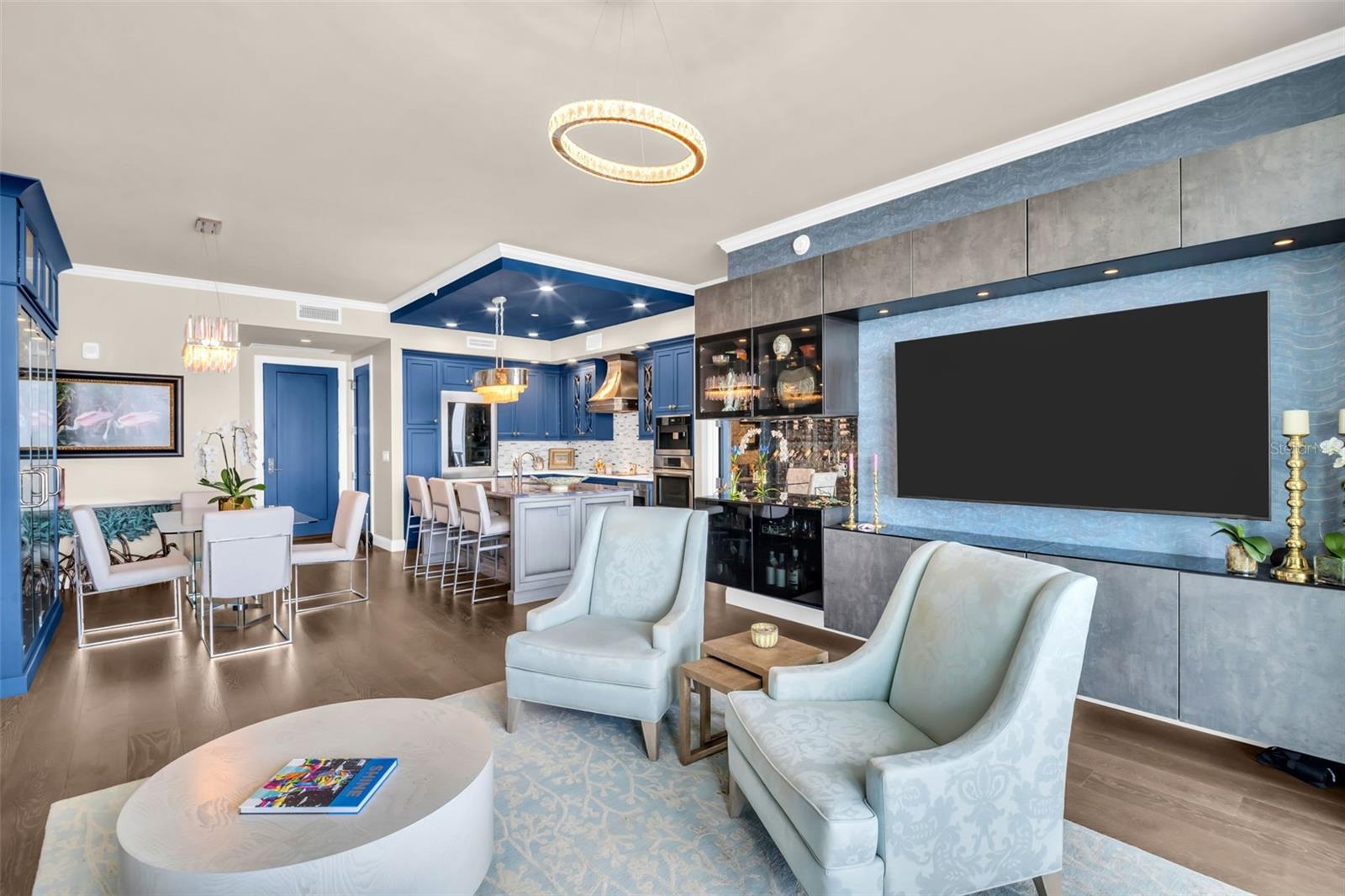 Listing photo id 17 for 100 1st Avenue N 3404