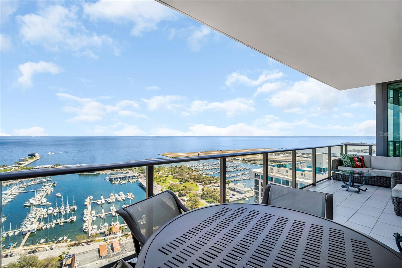 Listing photo id 19 for 100 1st Avenue N 3404