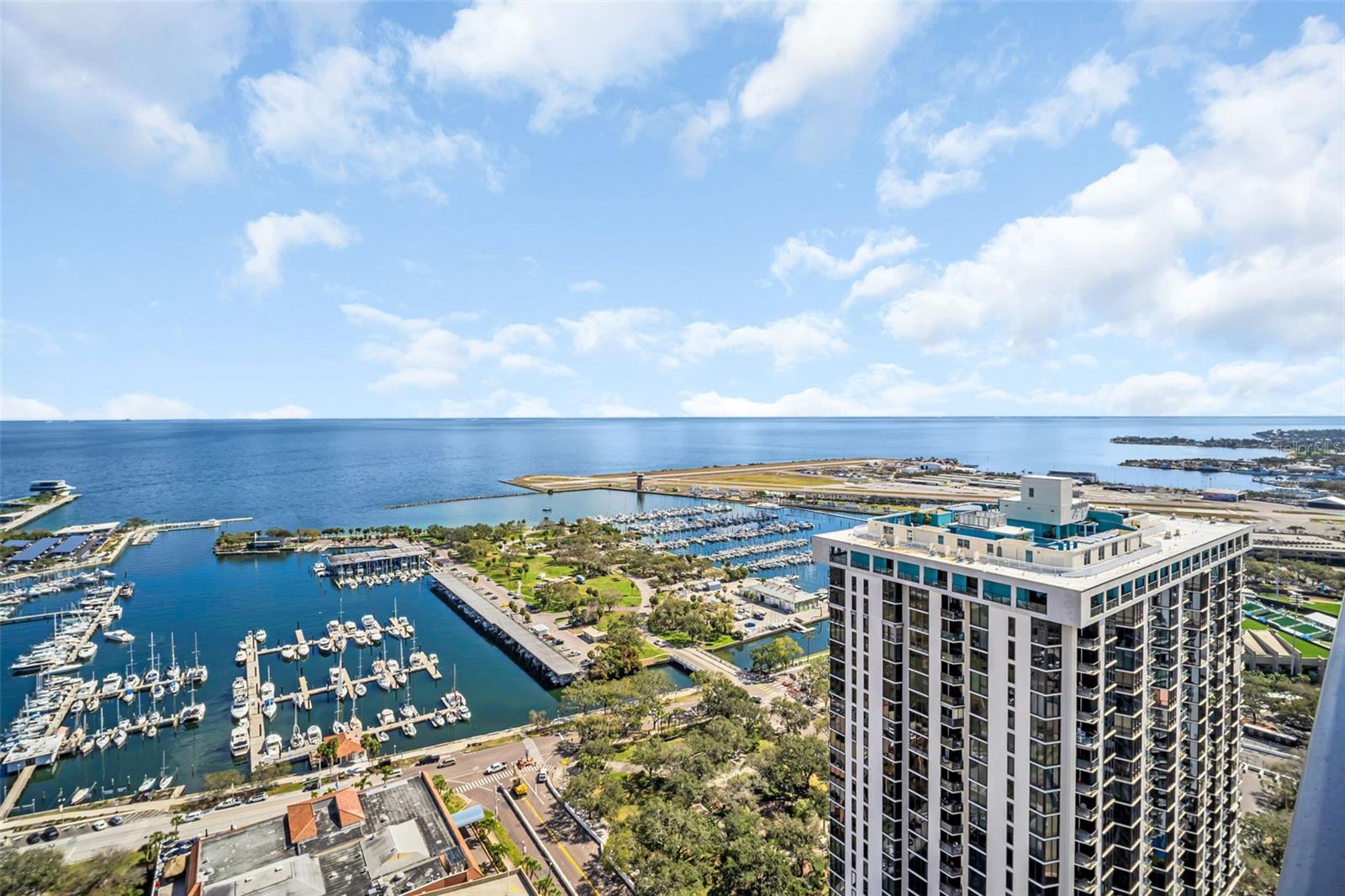 Listing photo id 22 for 100 1st Avenue N 3404