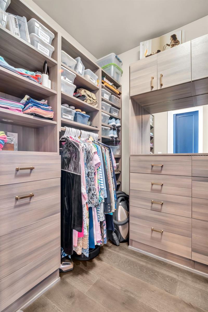 Listing photo id 40 for 100 1st Avenue N 3404