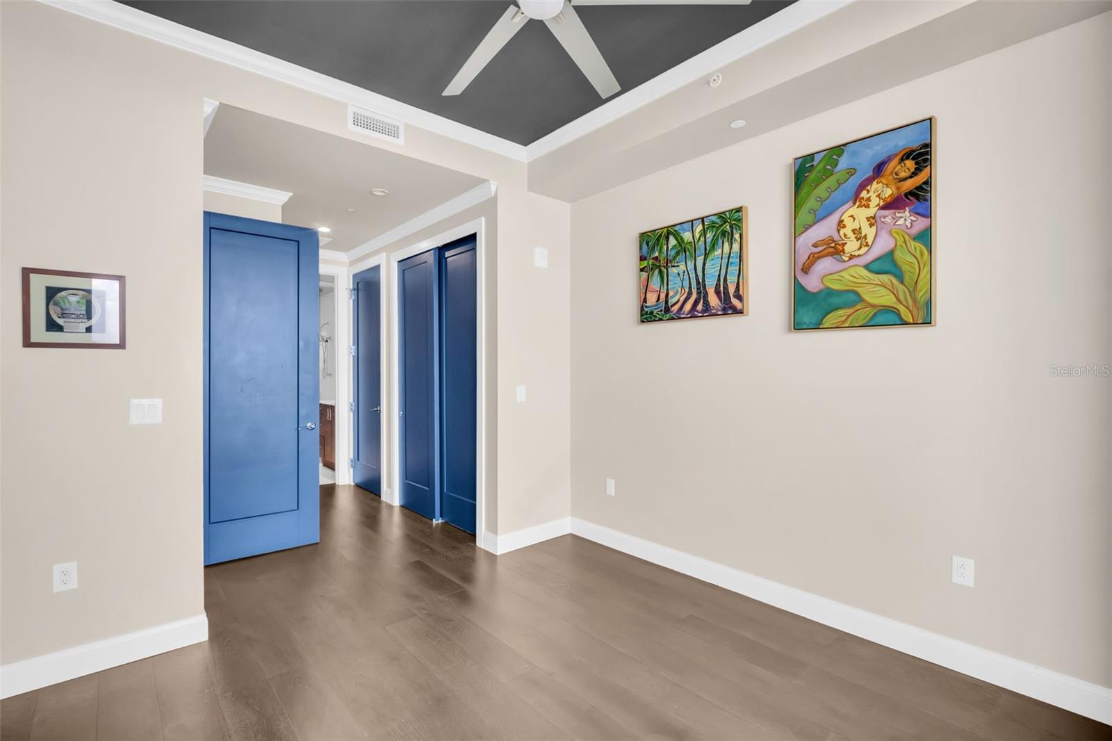 Listing photo id 45 for 100 1st Avenue N 3404