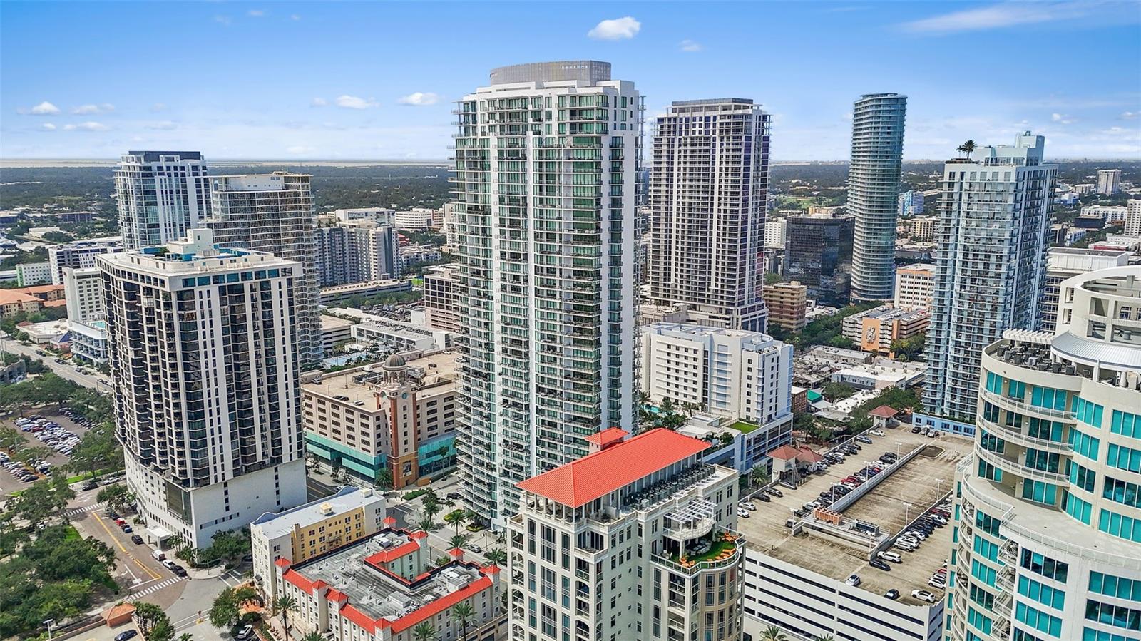 Listing photo id 52 for 100 1st Avenue N 3404