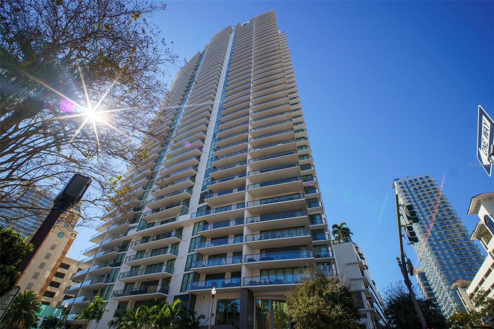 Listing photo id 56 for 100 1st Avenue N 3404