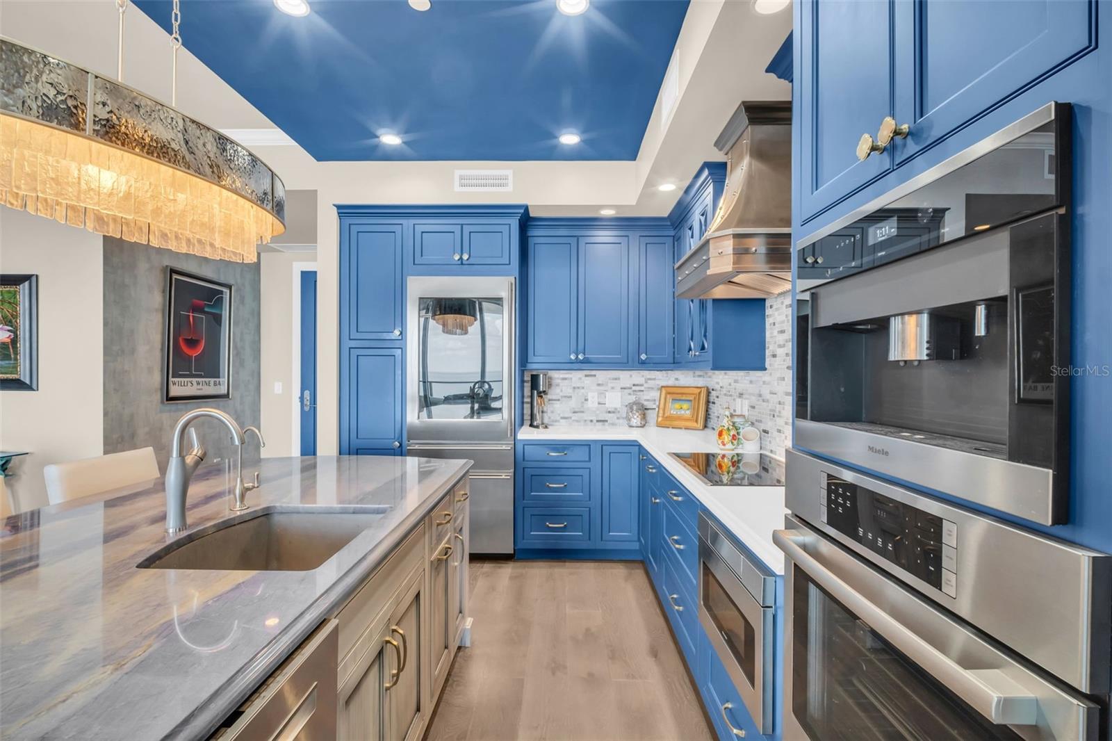 Listing photo id 5 for 100 1st Avenue N 3404