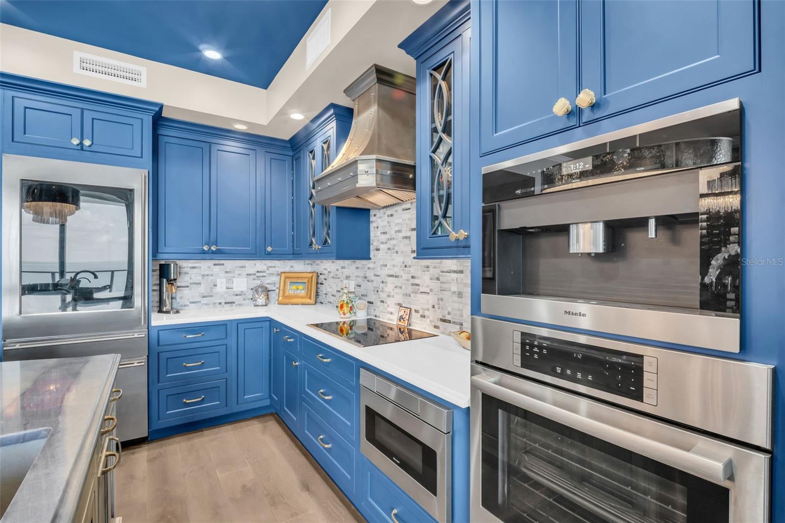 Listing photo id 6 for 100 1st Avenue N 3404