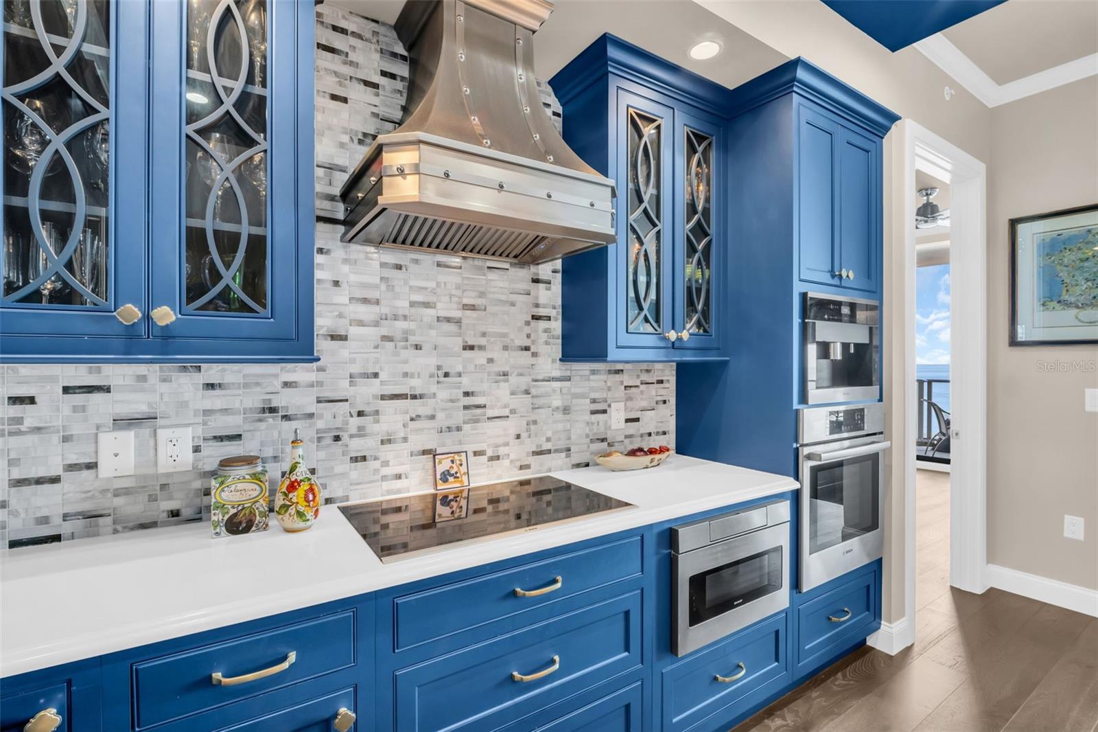 Listing photo id 7 for 100 1st Avenue N 3404