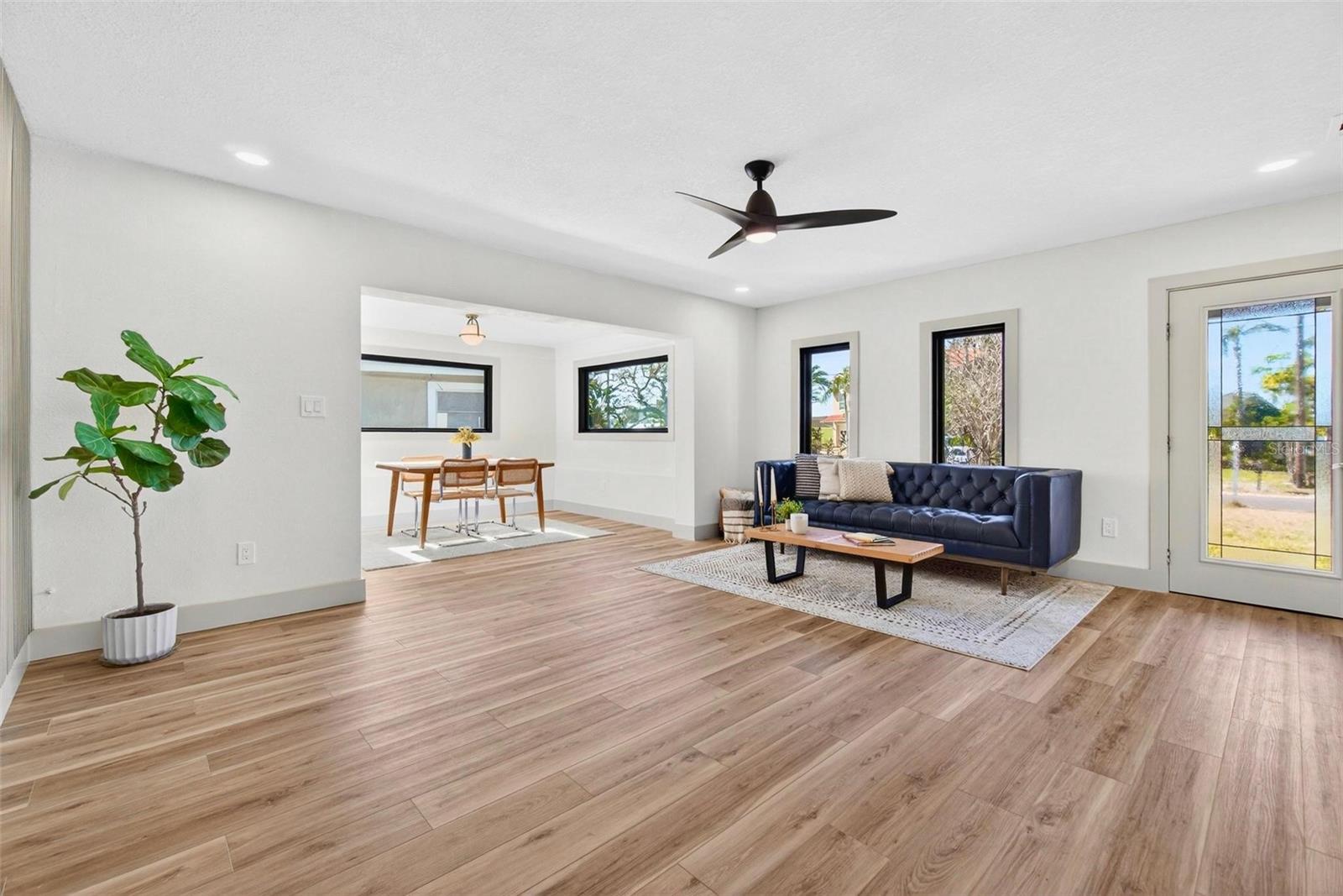 Image 10 of 41 For 203 Driftwood Drive W