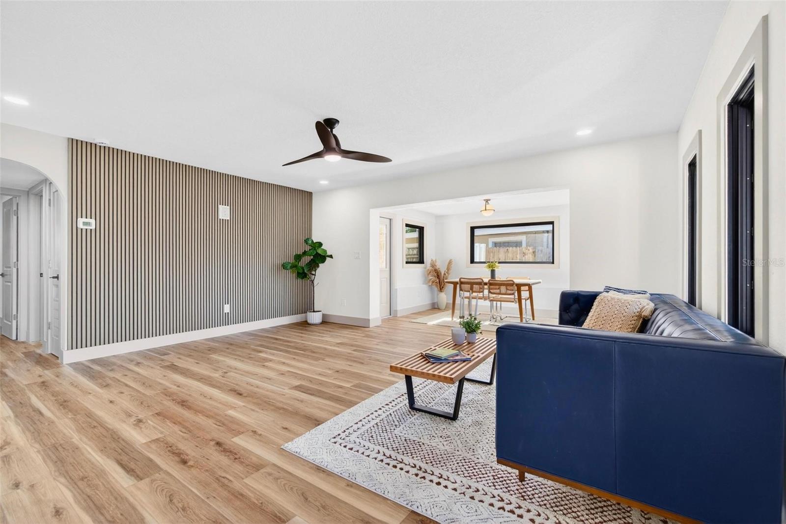 Image 12 of 41 For 203 Driftwood Drive W