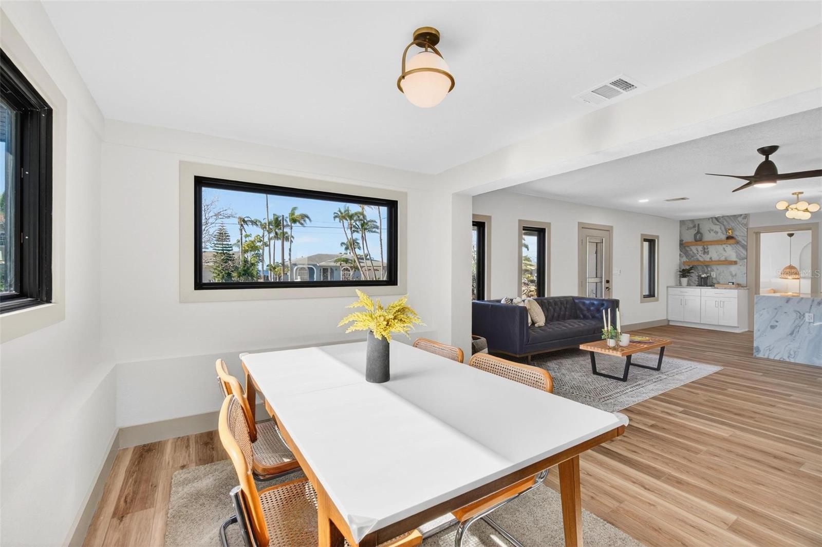 Image 13 of 41 For 203 Driftwood Drive W