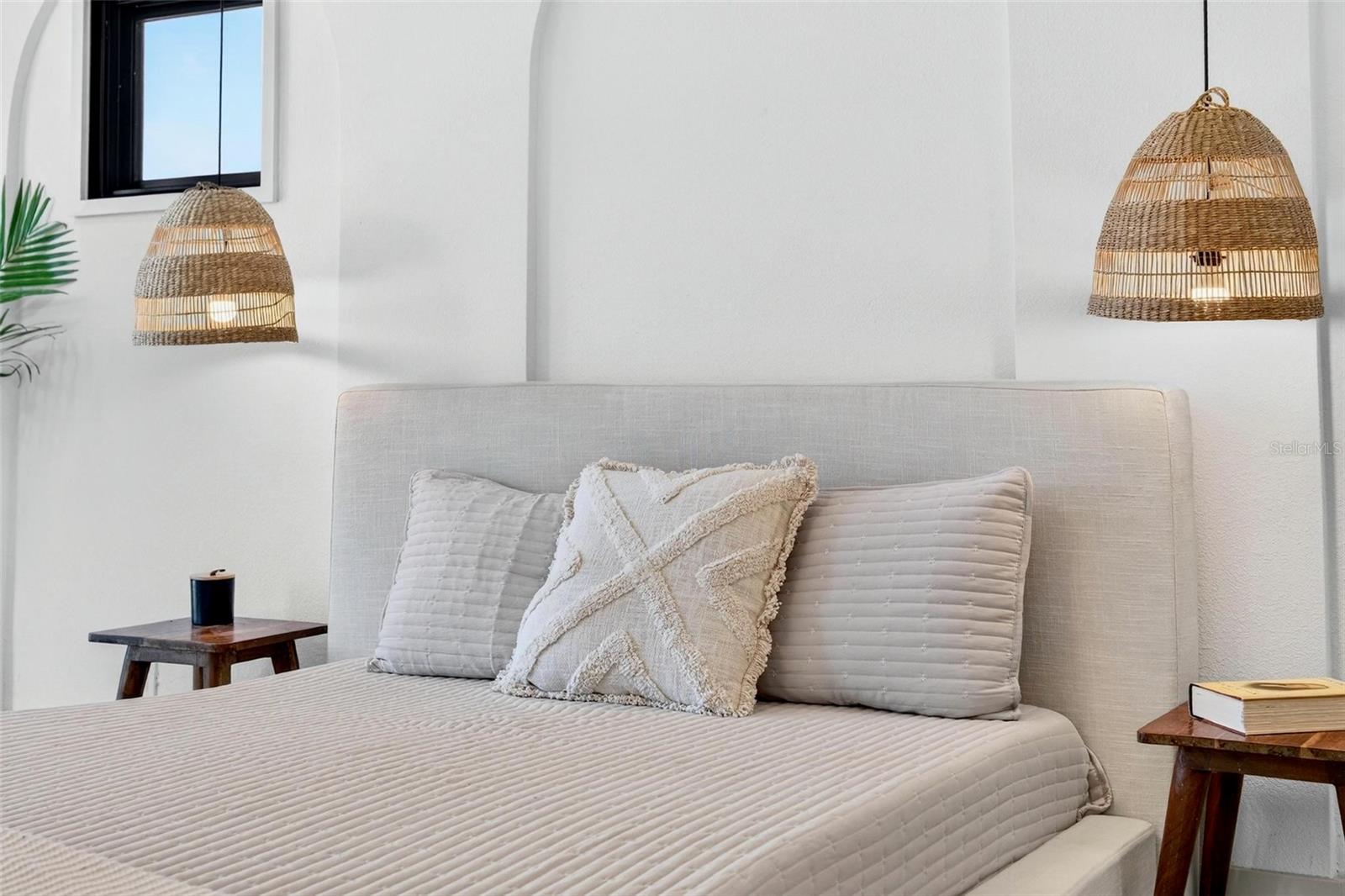 Image 16 of 41 For 203 Driftwood Drive W