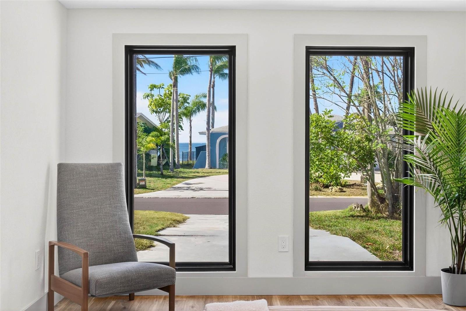 Image 18 of 41 For 203 Driftwood Drive W