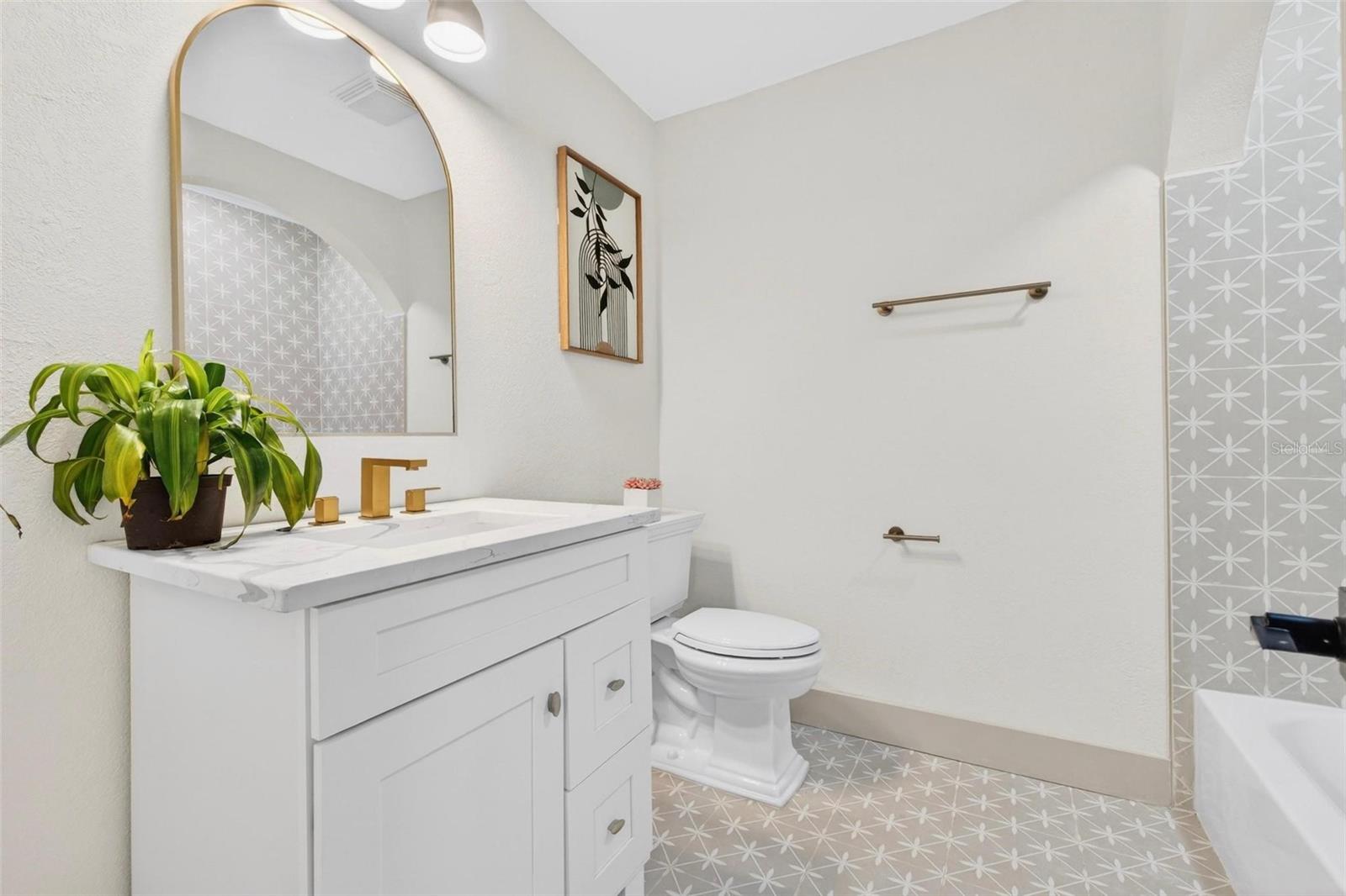 Image 24 of 41 For 203 Driftwood Drive W