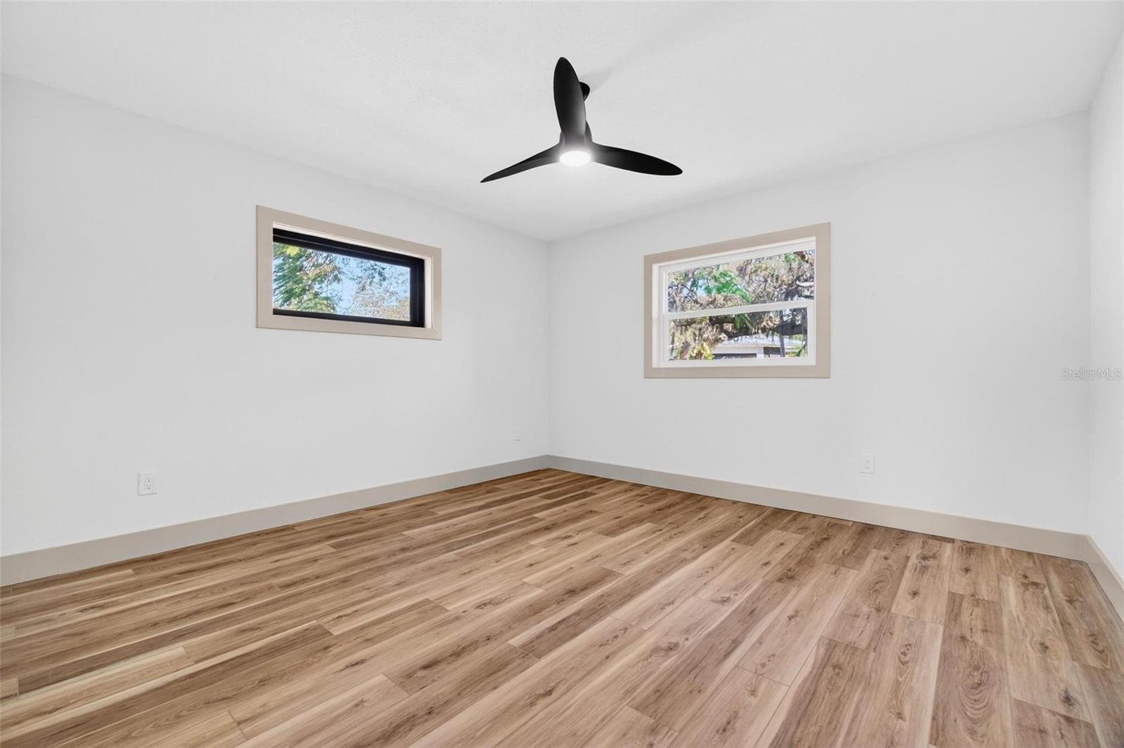 Image 26 of 41 For 203 Driftwood Drive W