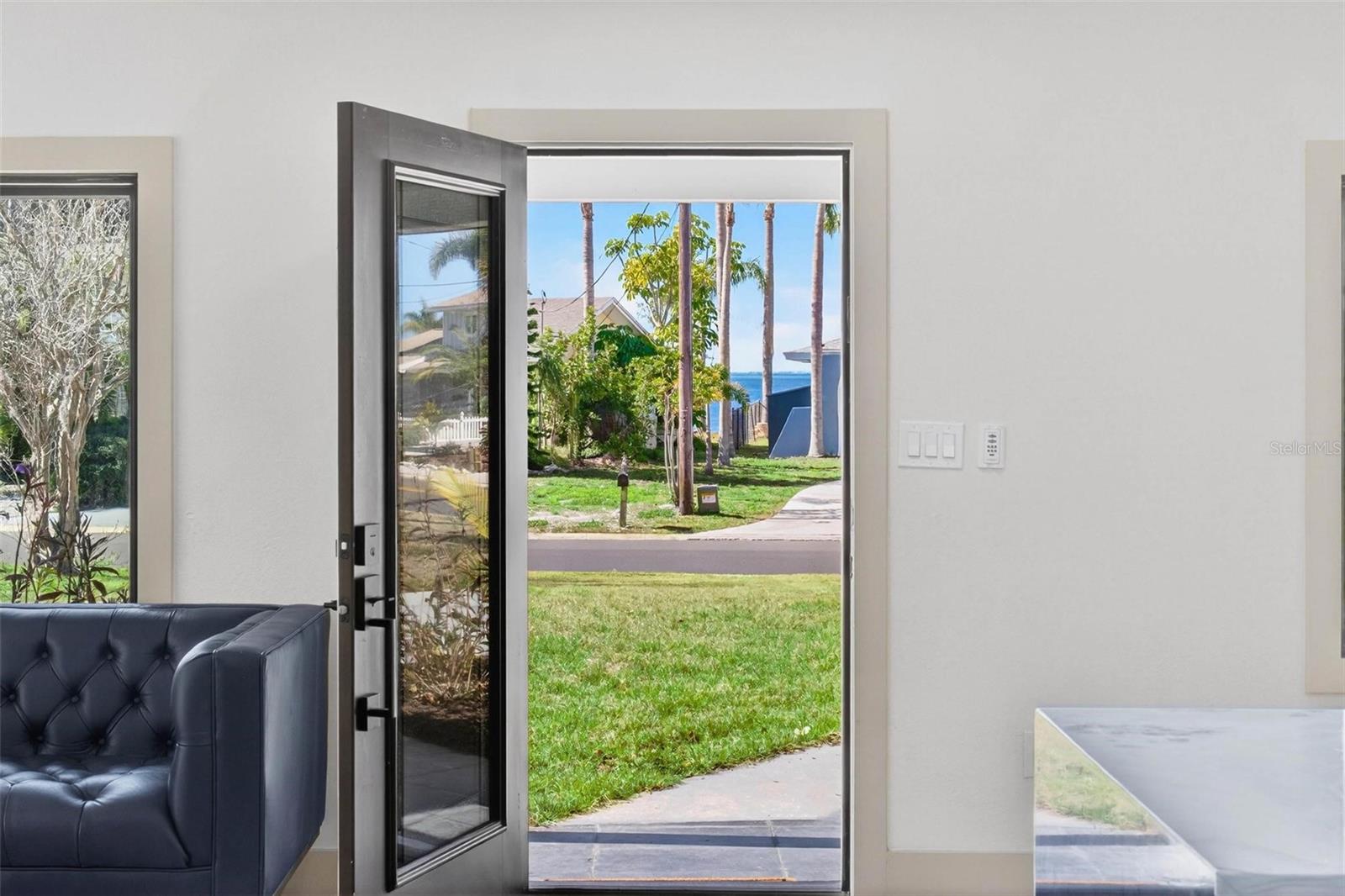 Image 3 of 41 For 203 Driftwood Drive W