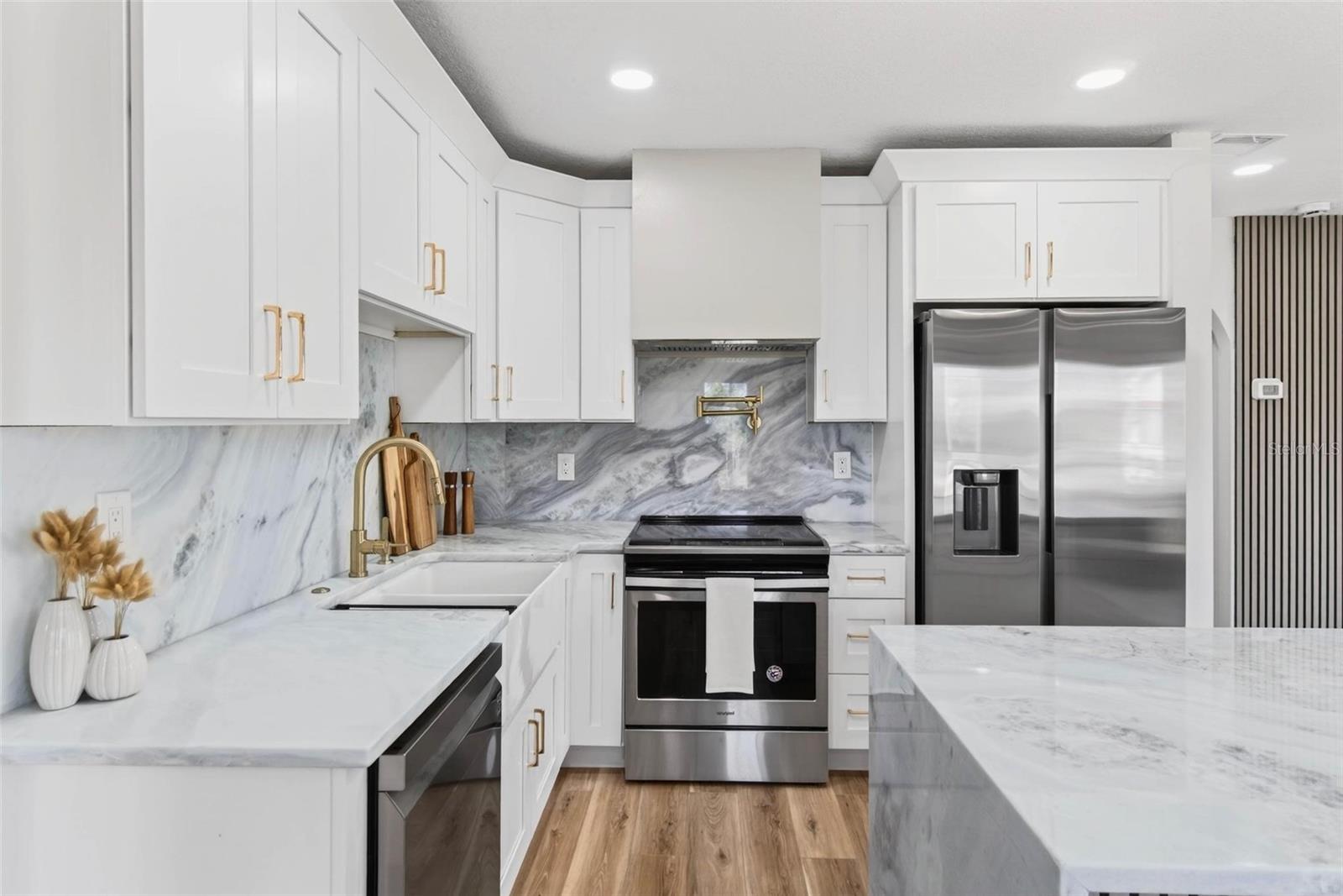 Image 4 of 41 For 203 Driftwood Drive W